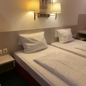 ** Hotel New Fair Messe Germania